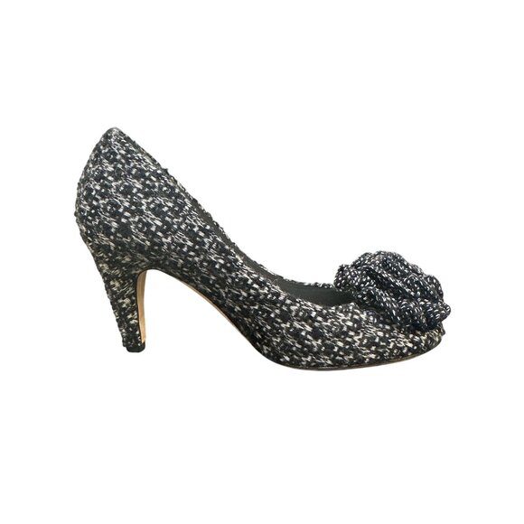 Chanel Black & White Tweed Pump Heels w/Fabric Flower Detail Size 5 - Picture 3 of 9